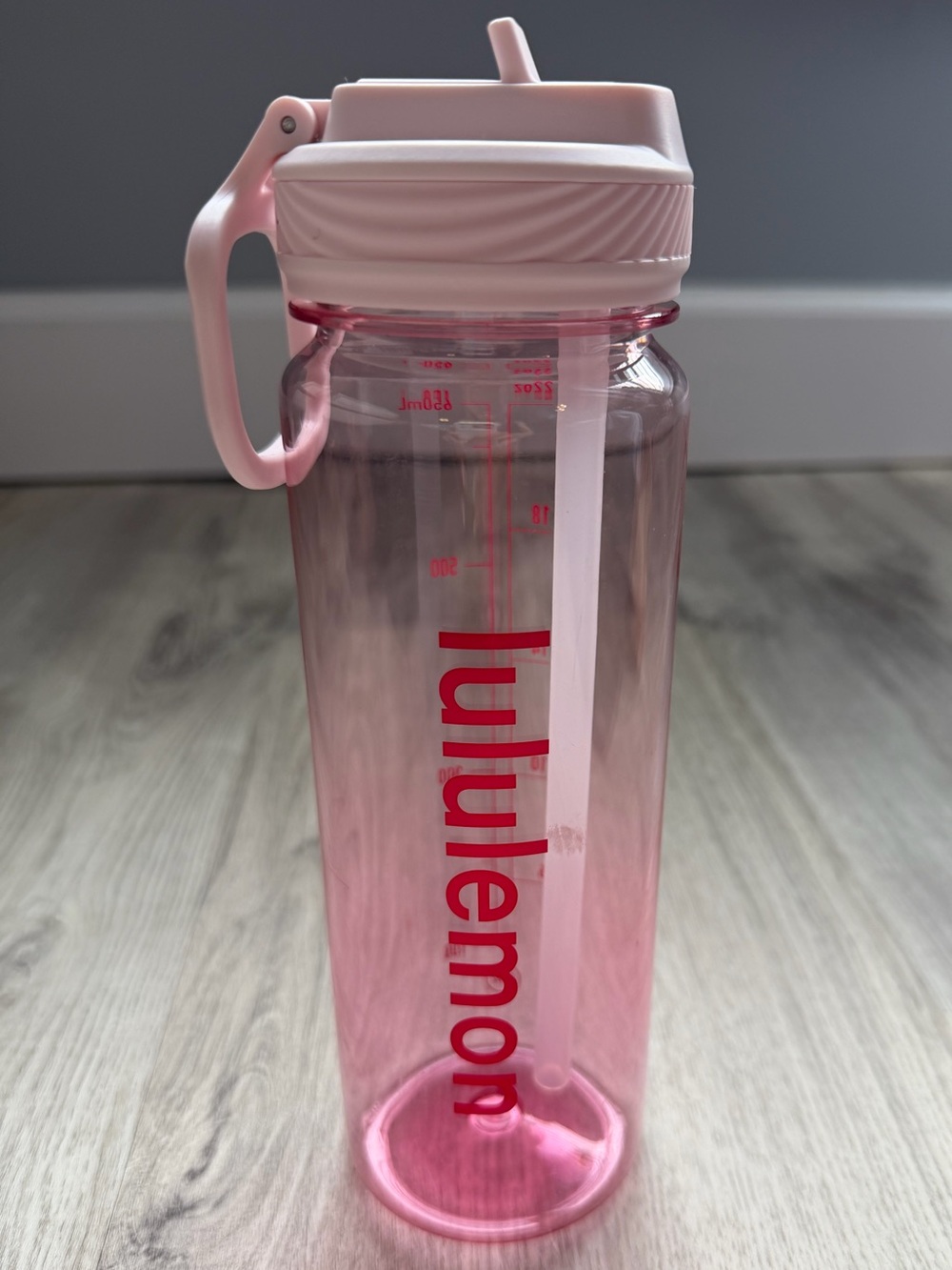Lululemon - Back to Life Clear Bottle 24oz Straw Lid in Pink Pearl / Candy Cloud